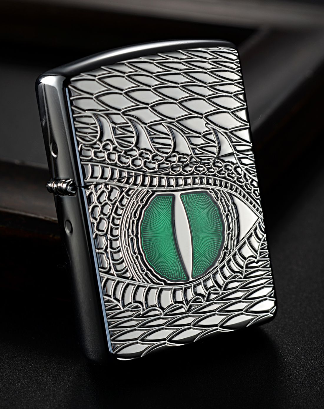 zippo 恶龙之眼-镜面镀铬盔甲常规机