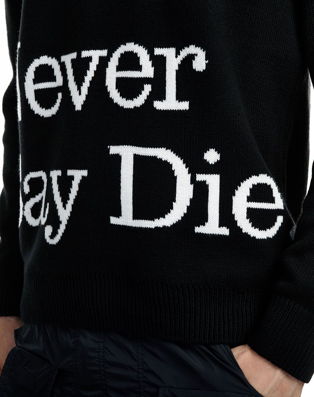 时尚潮流简约黑色毛衣