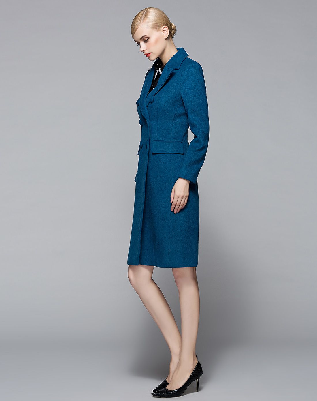 海蓝色优雅时尚双排扣毛呢修身大衣