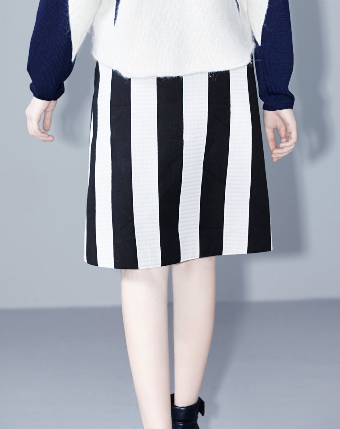 喇叭裙半身裙秋装女欧美中长款变奏条纹裙子