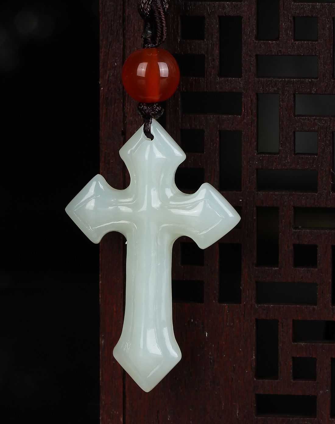 uve 天然和田白玉精美十字架吊坠