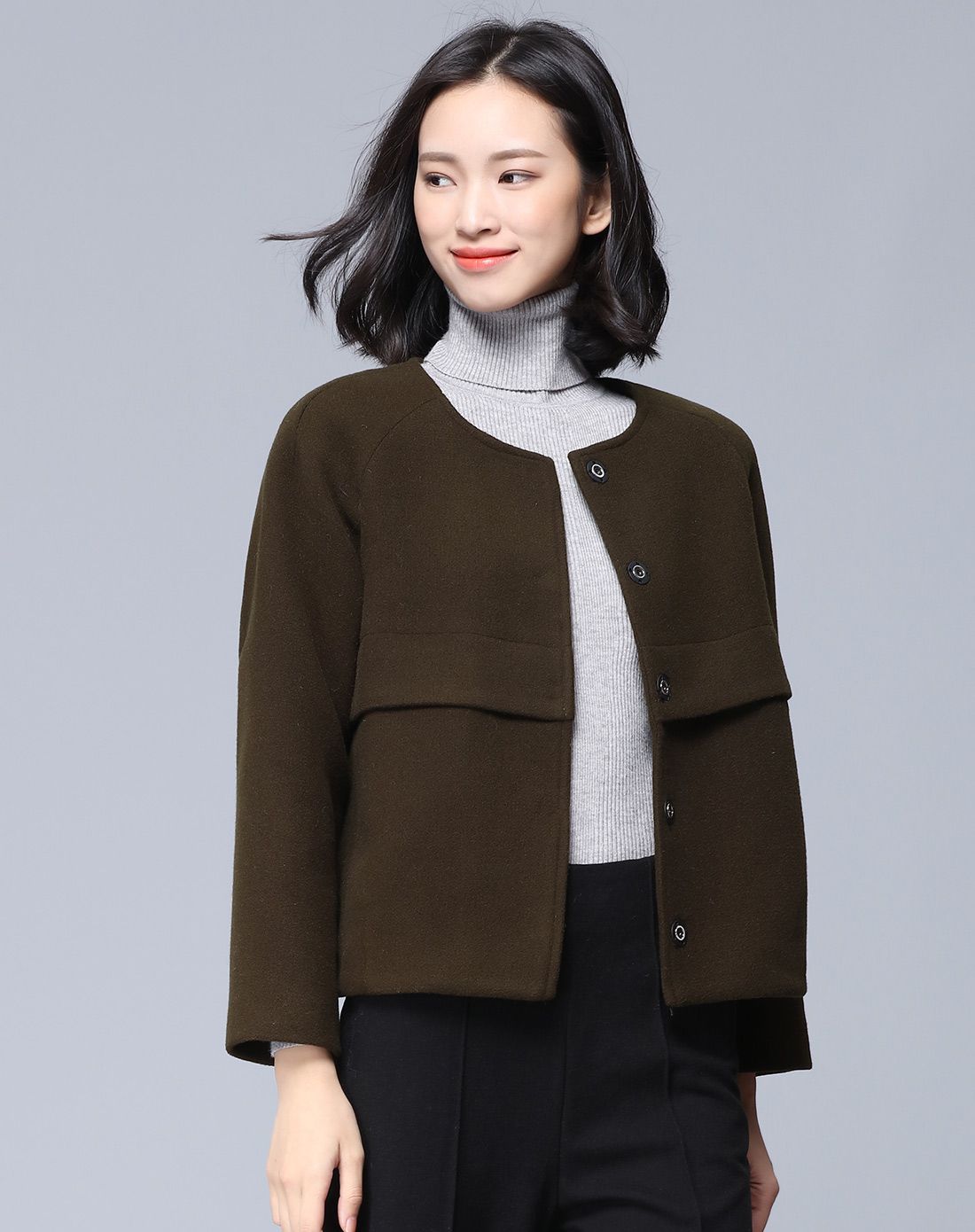 简约大气插肩袖短外套