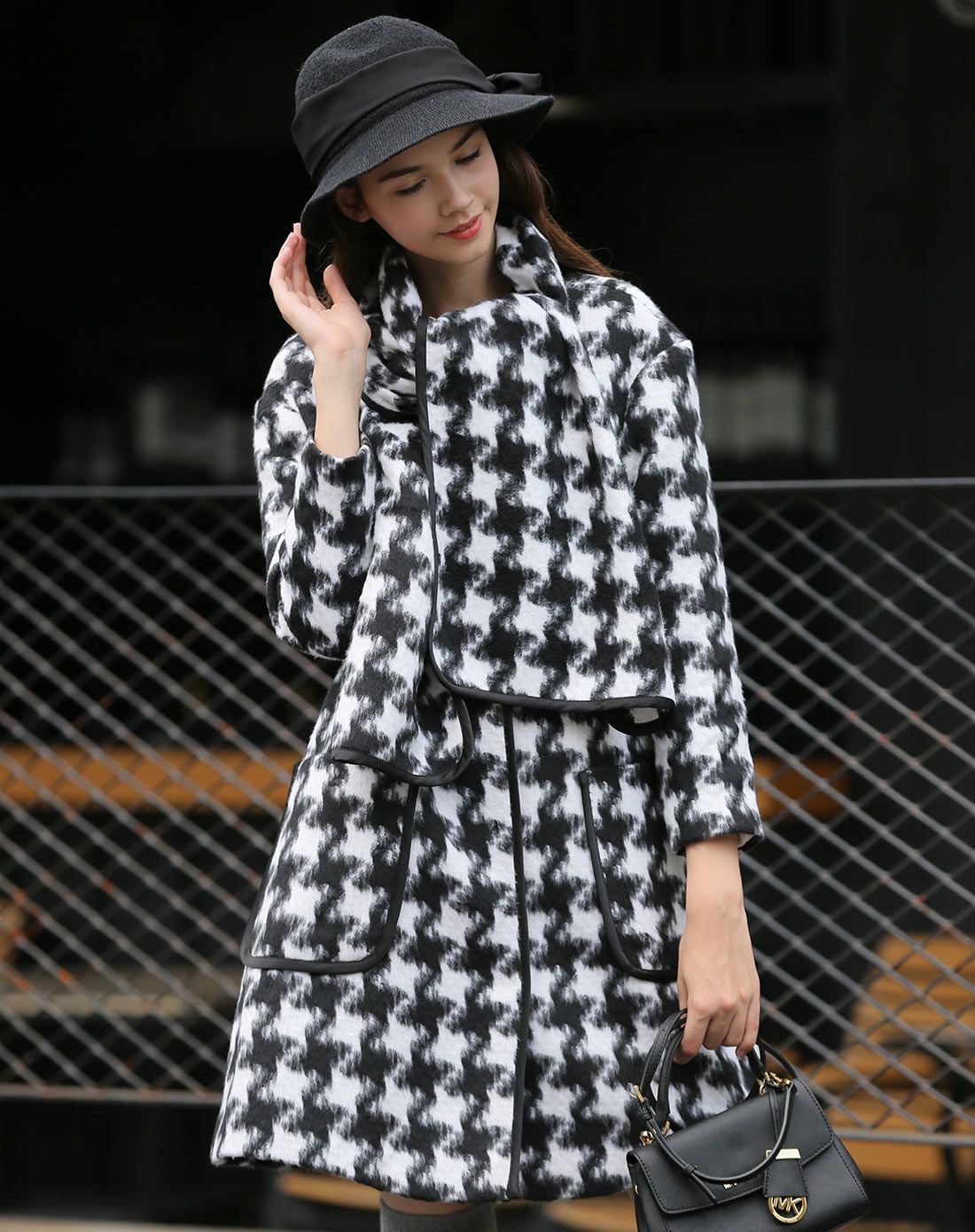 千鸟格长袖大衣