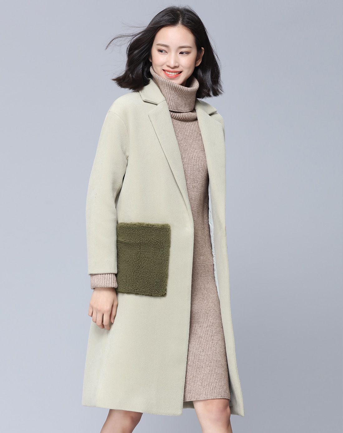 时尚毛呢大口袋外套浅豆绿色