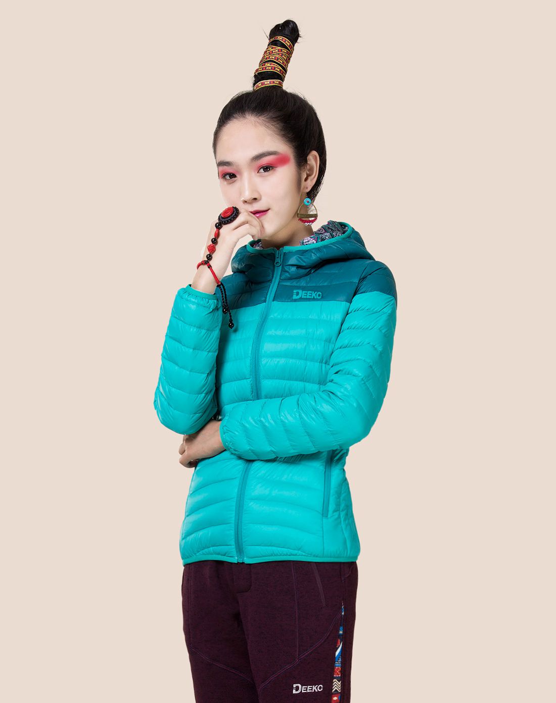 羽绒保暖 女士孔雀绿轻薄羽绒服