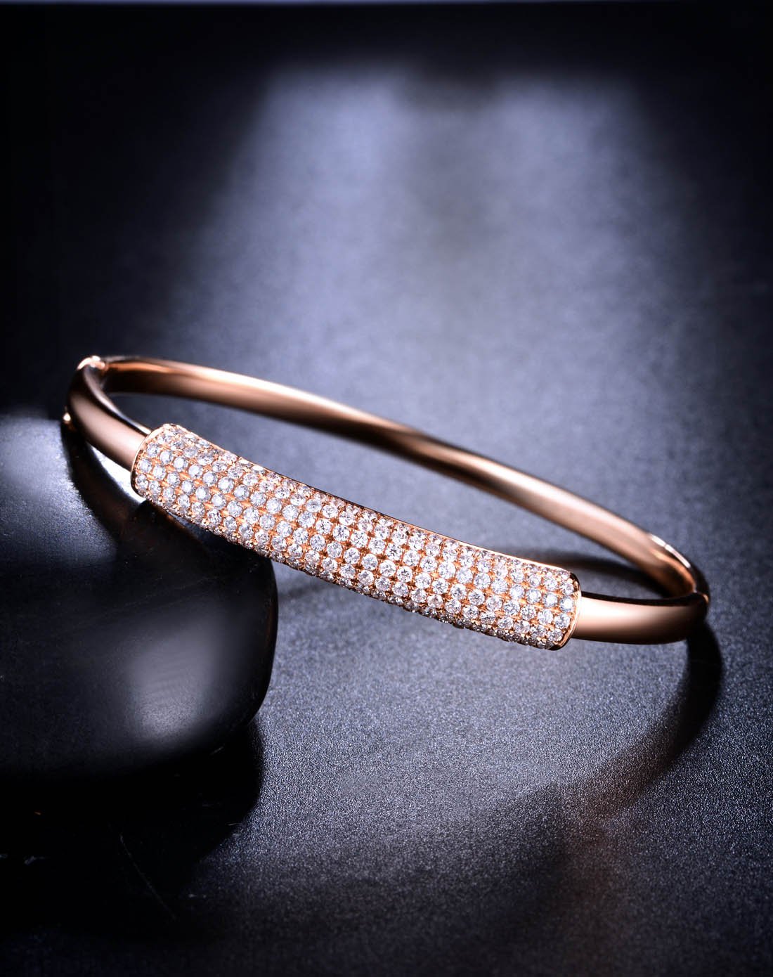 佐卡伊 玫瑰18k金共2.1克拉钻石手镯