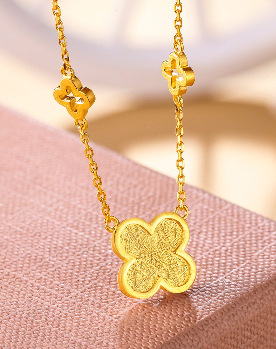 周六福 精品足金幸运四叶草黄金套链(含项链)