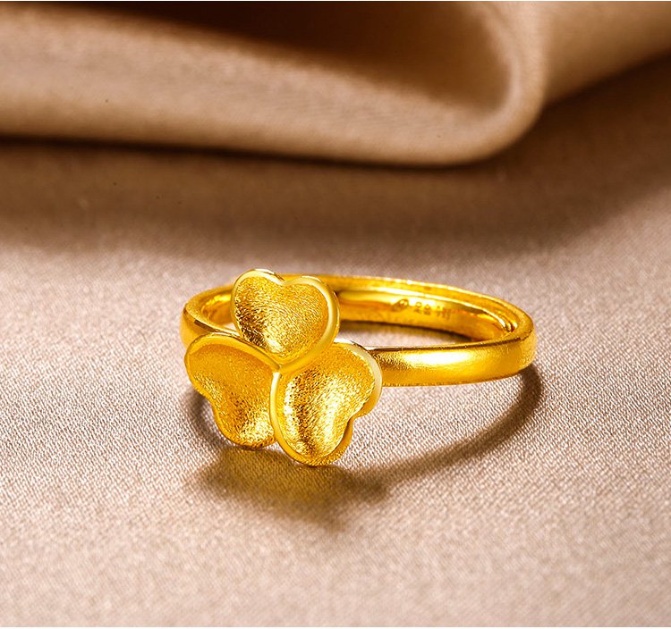 周六福 精品足金三叶草黄金开口戒指