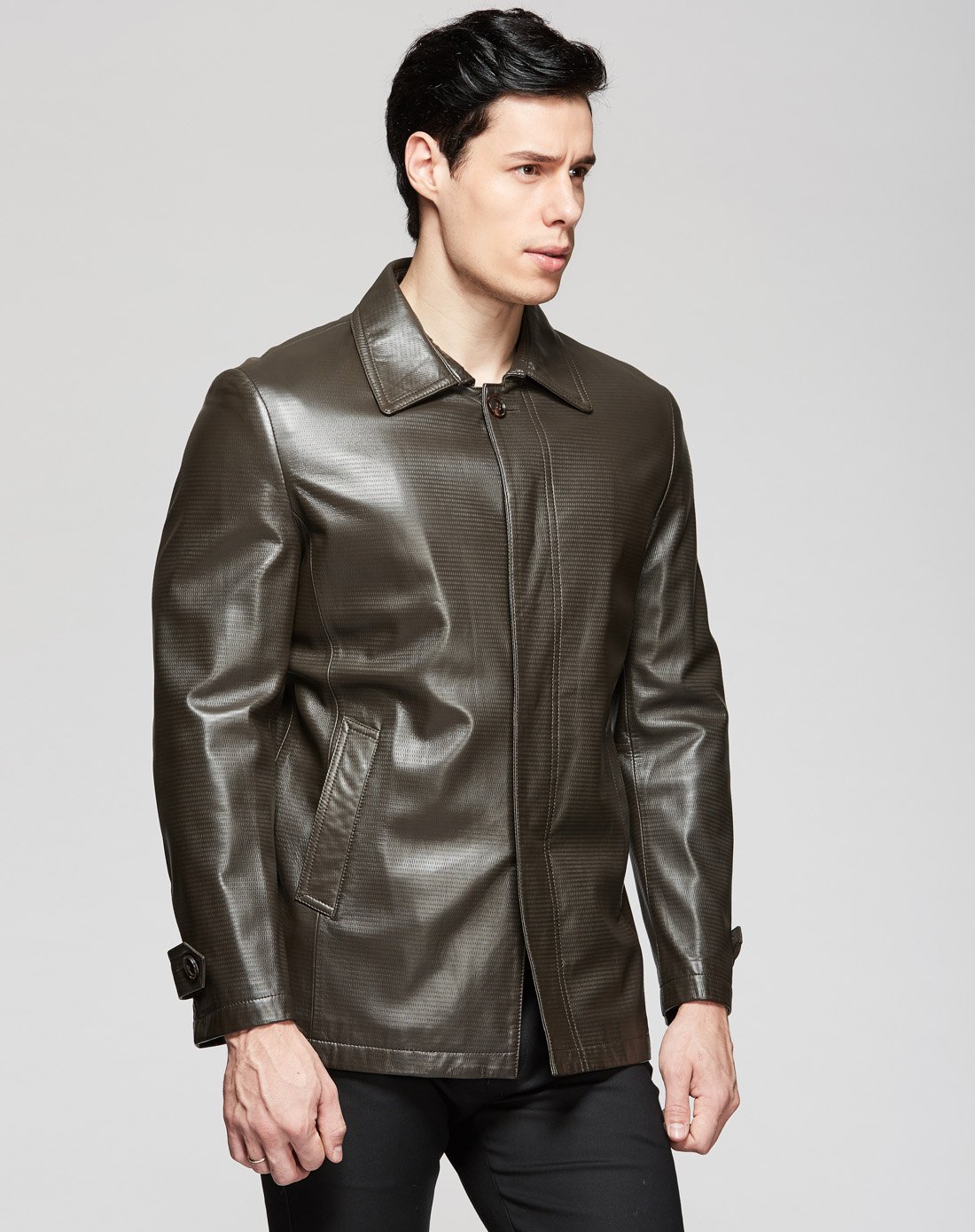 男绵羊皮翻领外套深咖啡