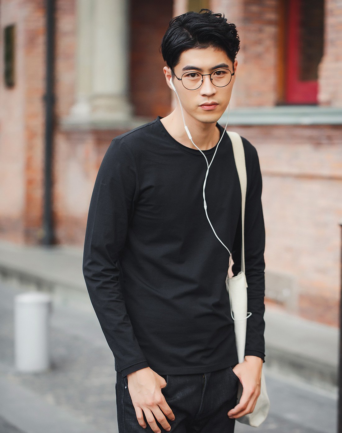 微弹简约圆领舒适百搭纯色休闲男士长袖t恤