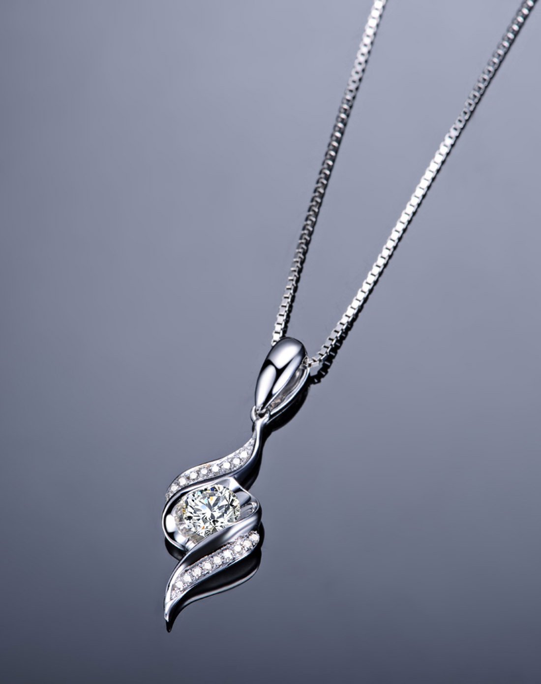 佐卡伊 邂逅 主石14分h色钻石吊坠