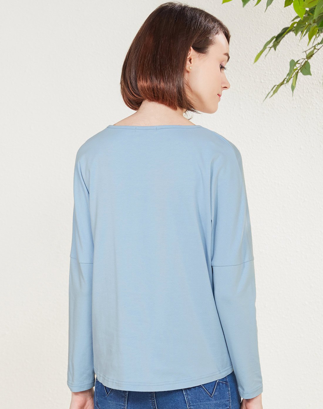 圆领绣花七分袖t恤浅钴蓝