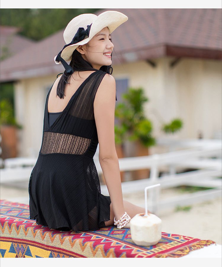 钢圈式黑色网纱v领连体平角泳衣