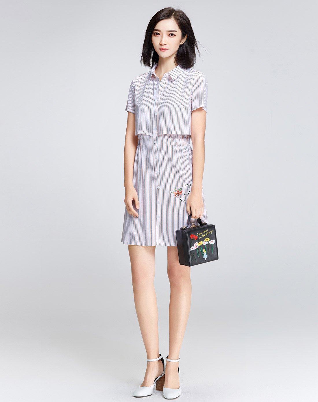 尚都比拉白底彩条职业单排扣绣花条纹假两件连衣裙172l1815186e18