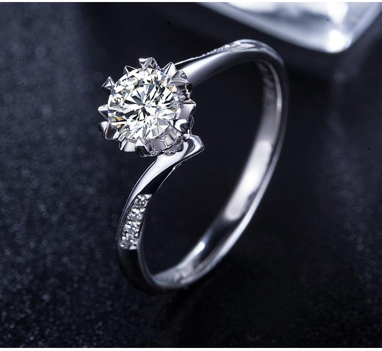 周六福pt950扭臂52分钻石戒指