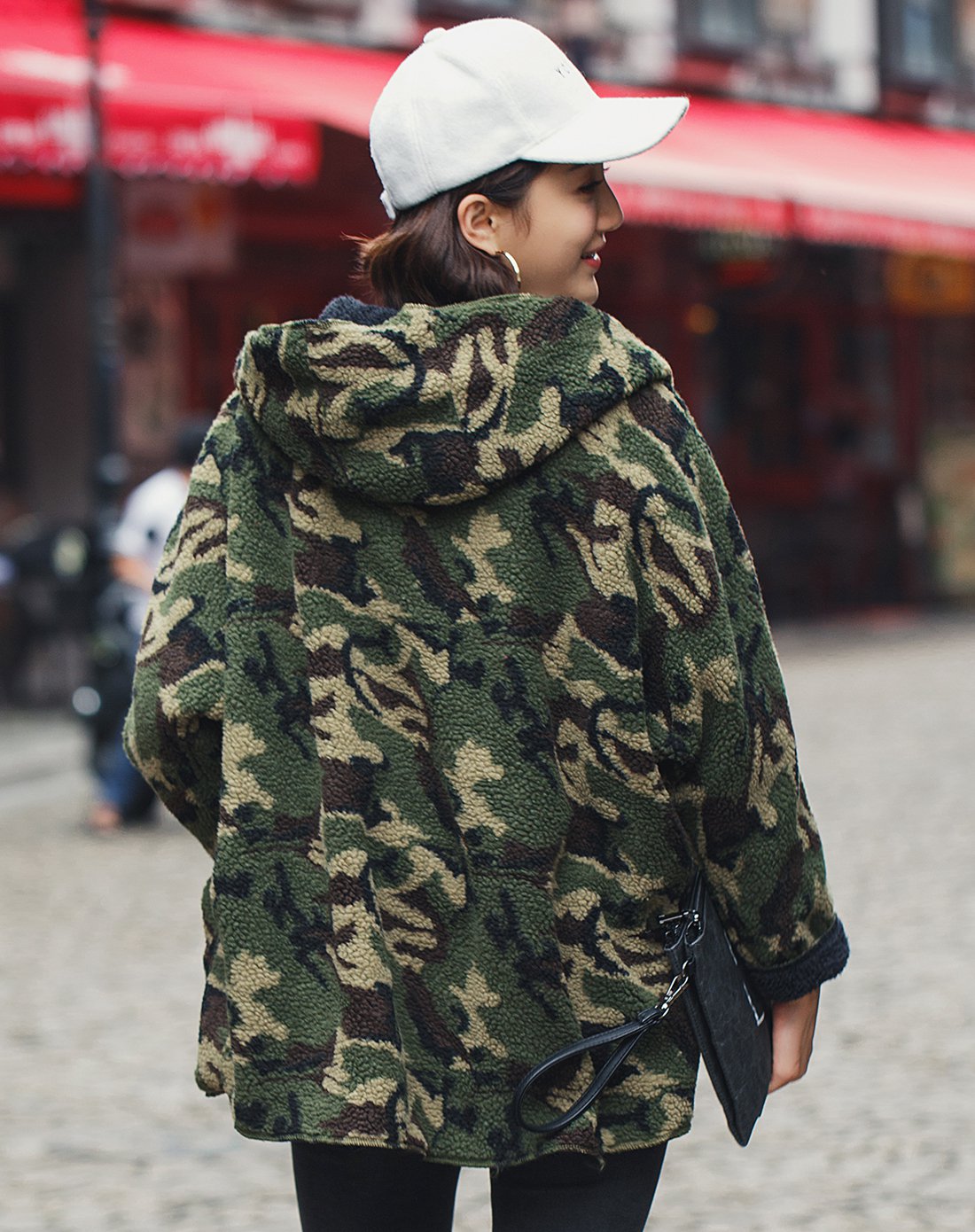 时尚羊羔绒百搭连帽休闲外套迷彩