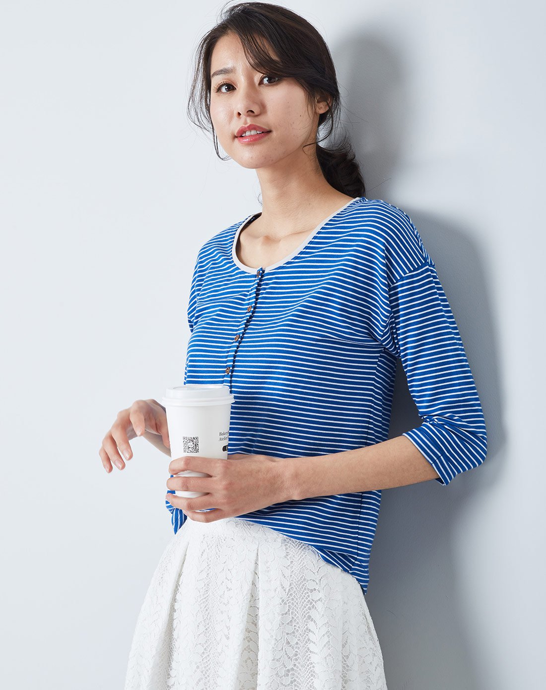 条纹七分袖圆领落肩袖t恤