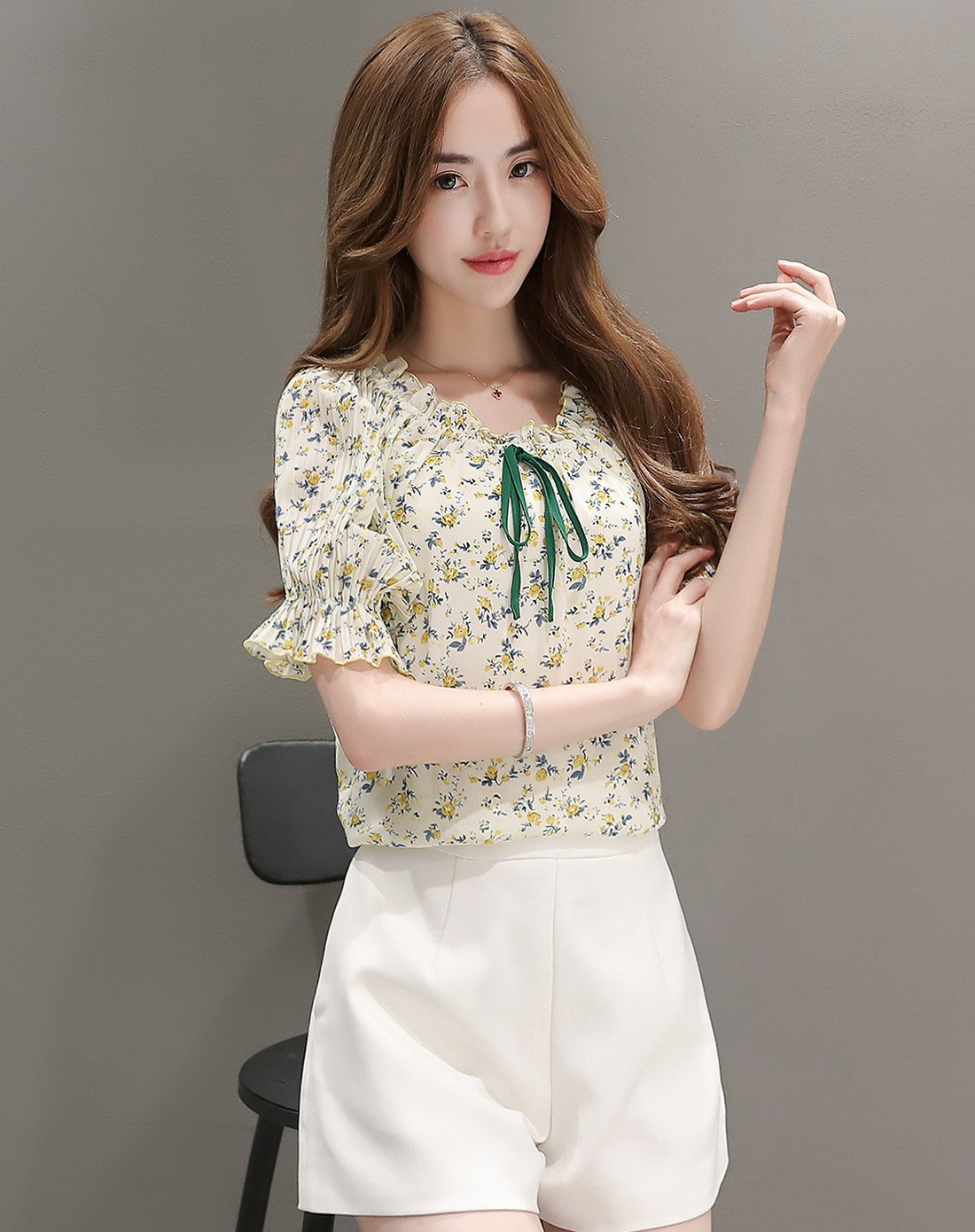 碎花雪纺衫短袖女百搭荷叶边上衣米黄色