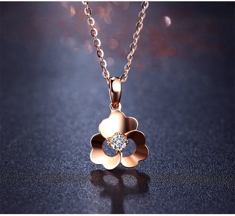 周六福玫瑰18k金钻石吊坠