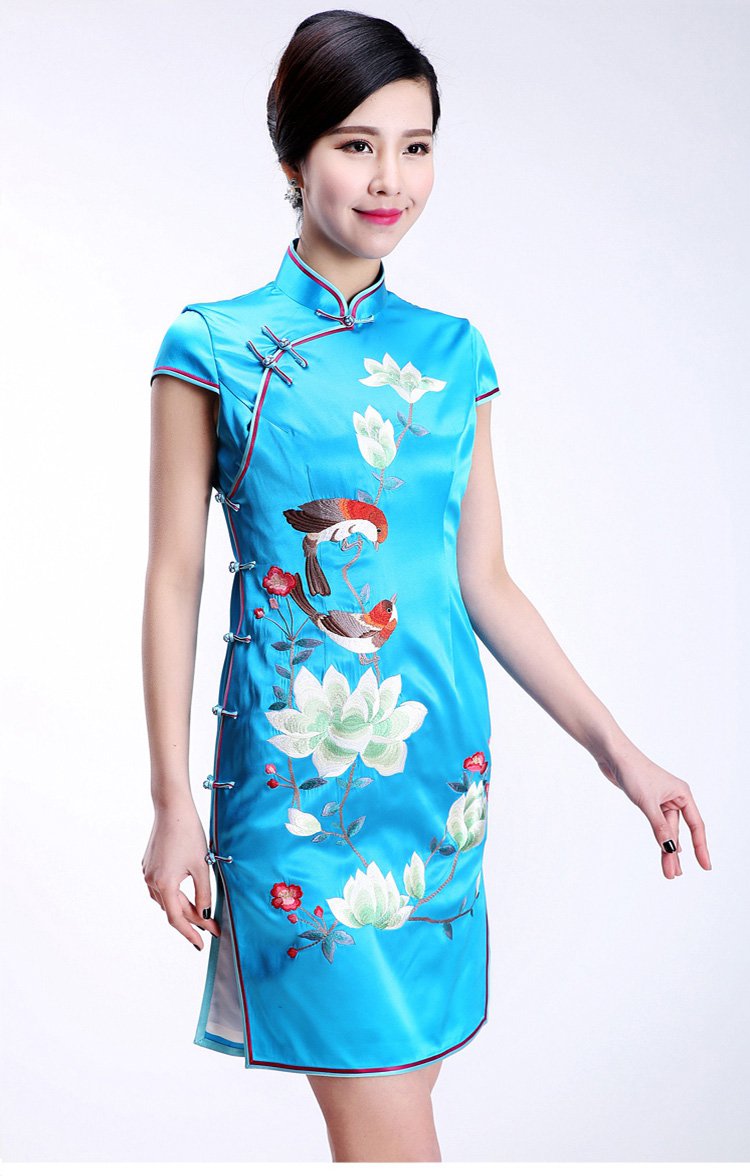 女款真丝绣花旗袍