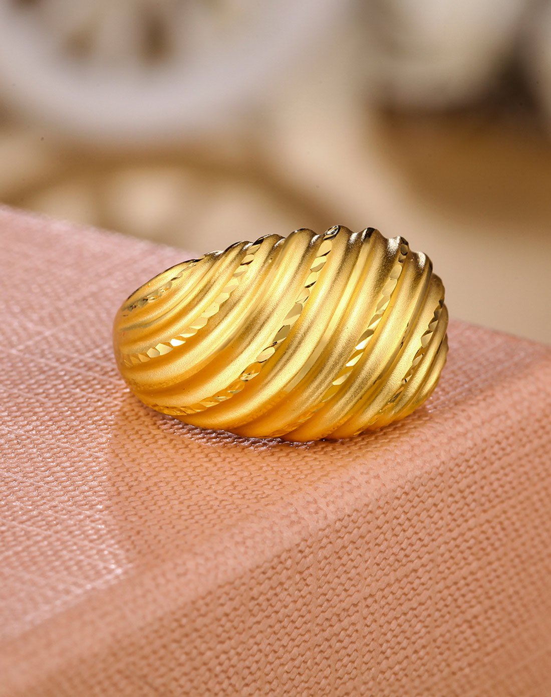 周六福 精品足金大气空心戒指