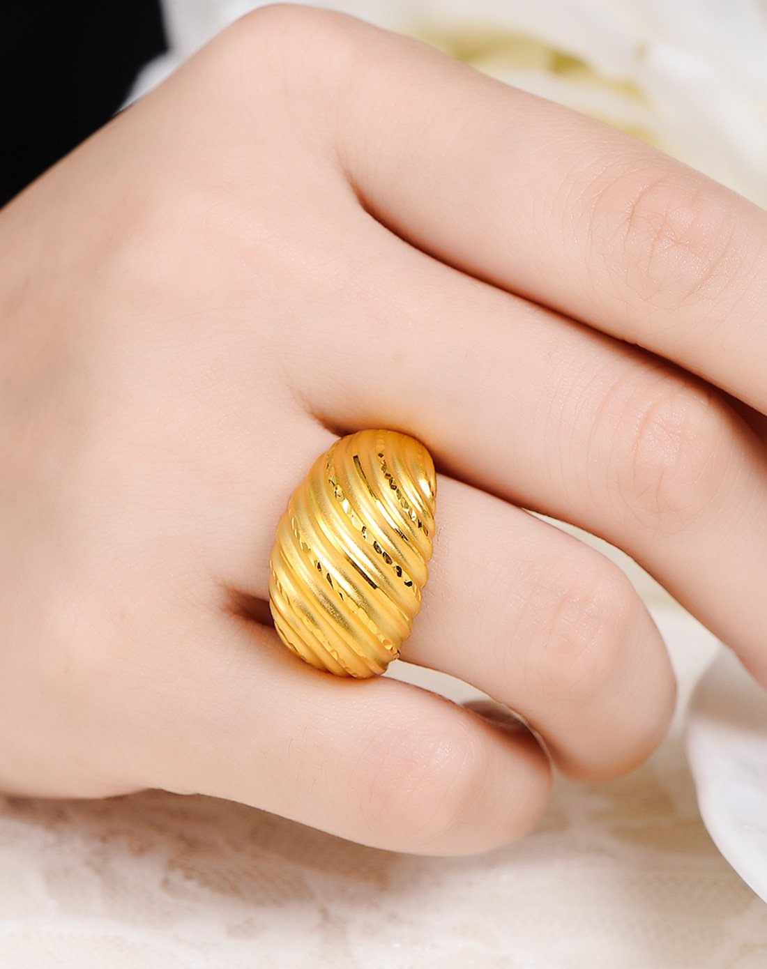 周六福 精品足金大气空心戒指