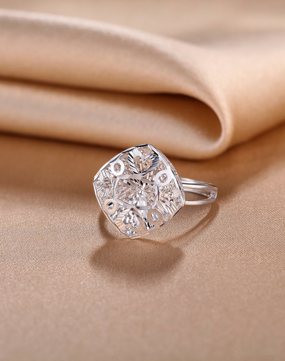 周六福 pt950铂金戒指