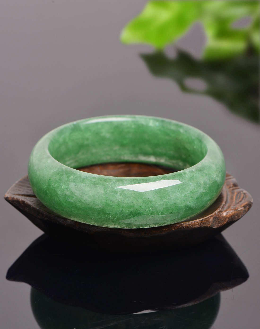 东陵石玉宽厚版时尚手镯