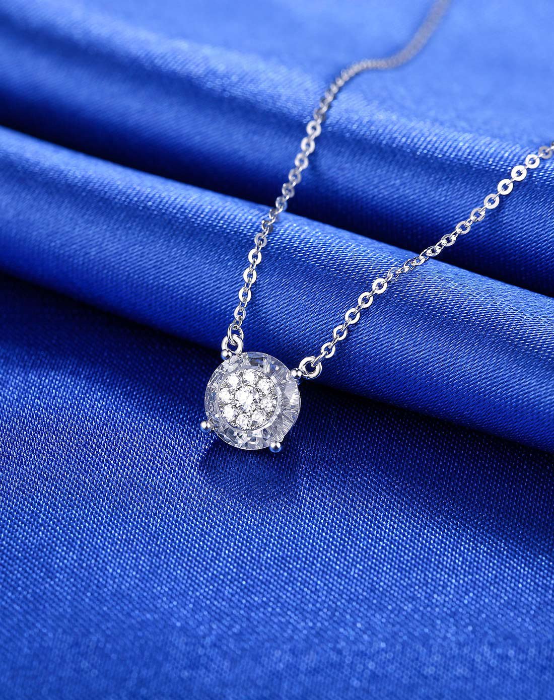 周六福18k金圆形水晶钻石套链