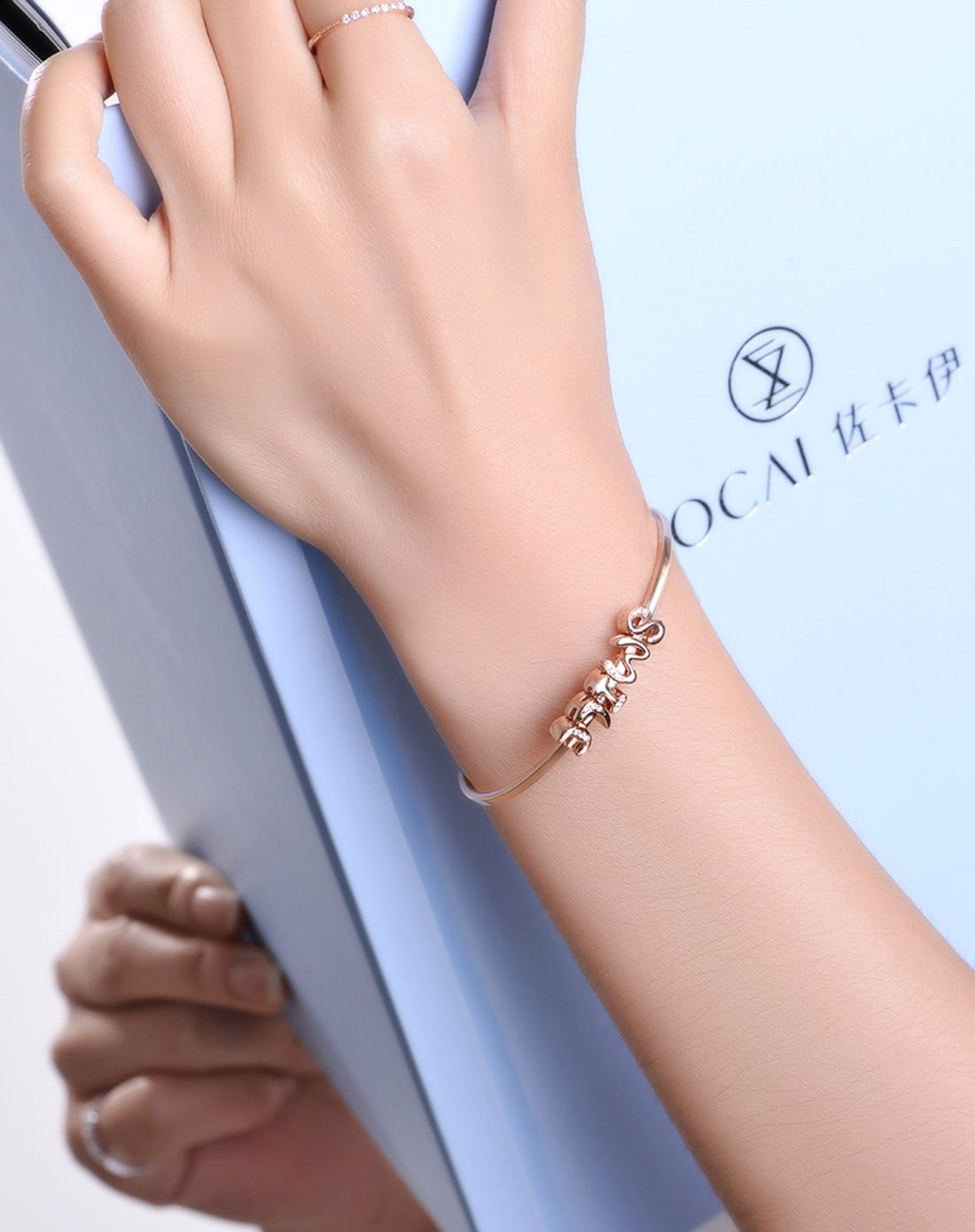 佐卡伊 玫瑰18k金手镯(不含数字字母配件)