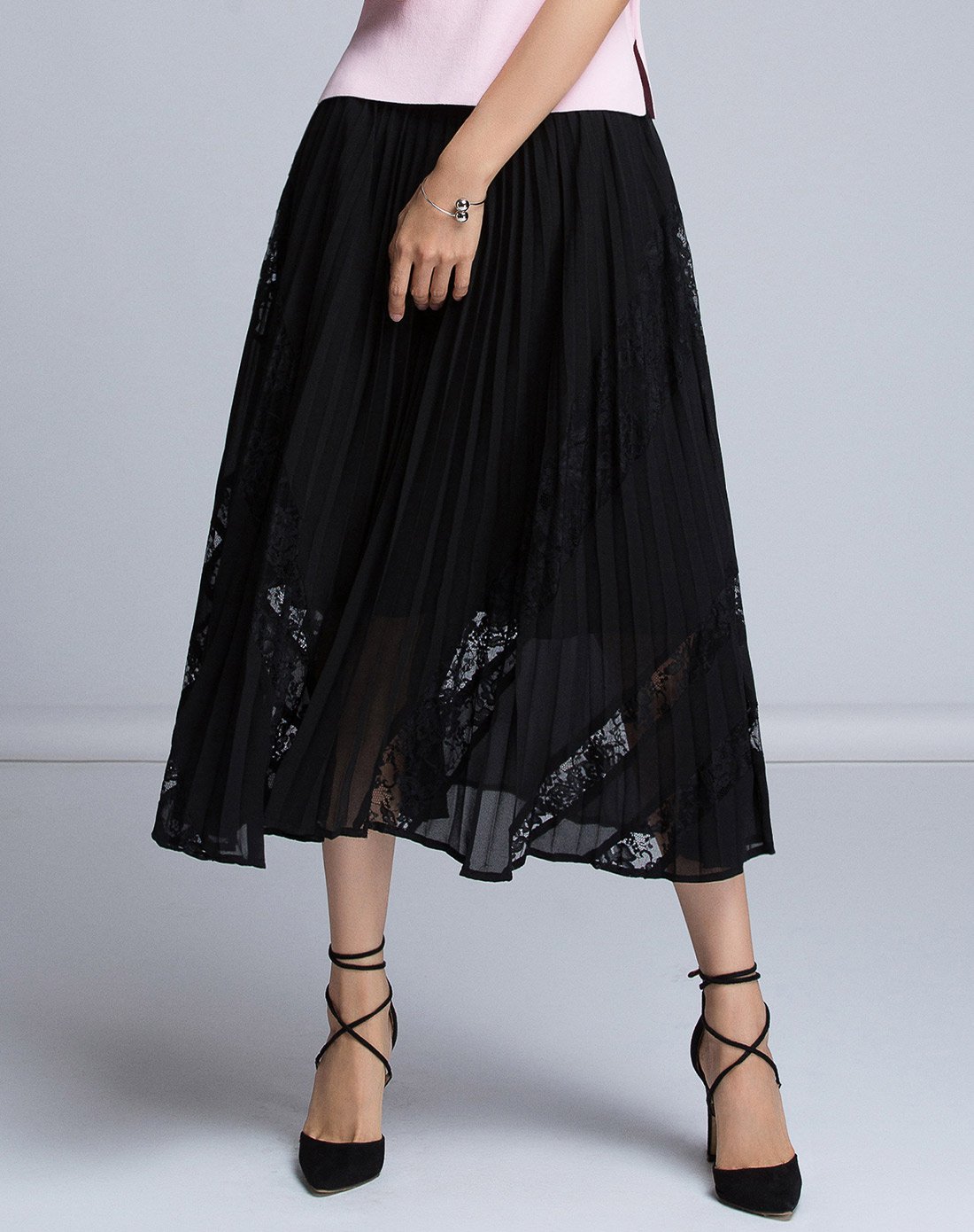飘逸蕾丝拼接时尚百褶半身裙黑色