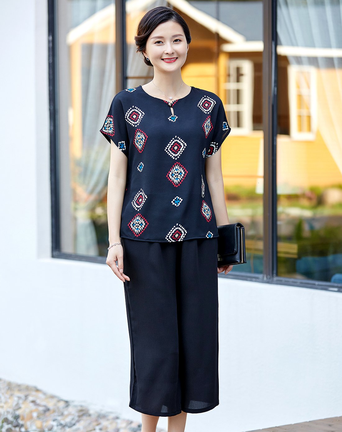 中老年妈妈装夏季复古圆领宽松肥大套装