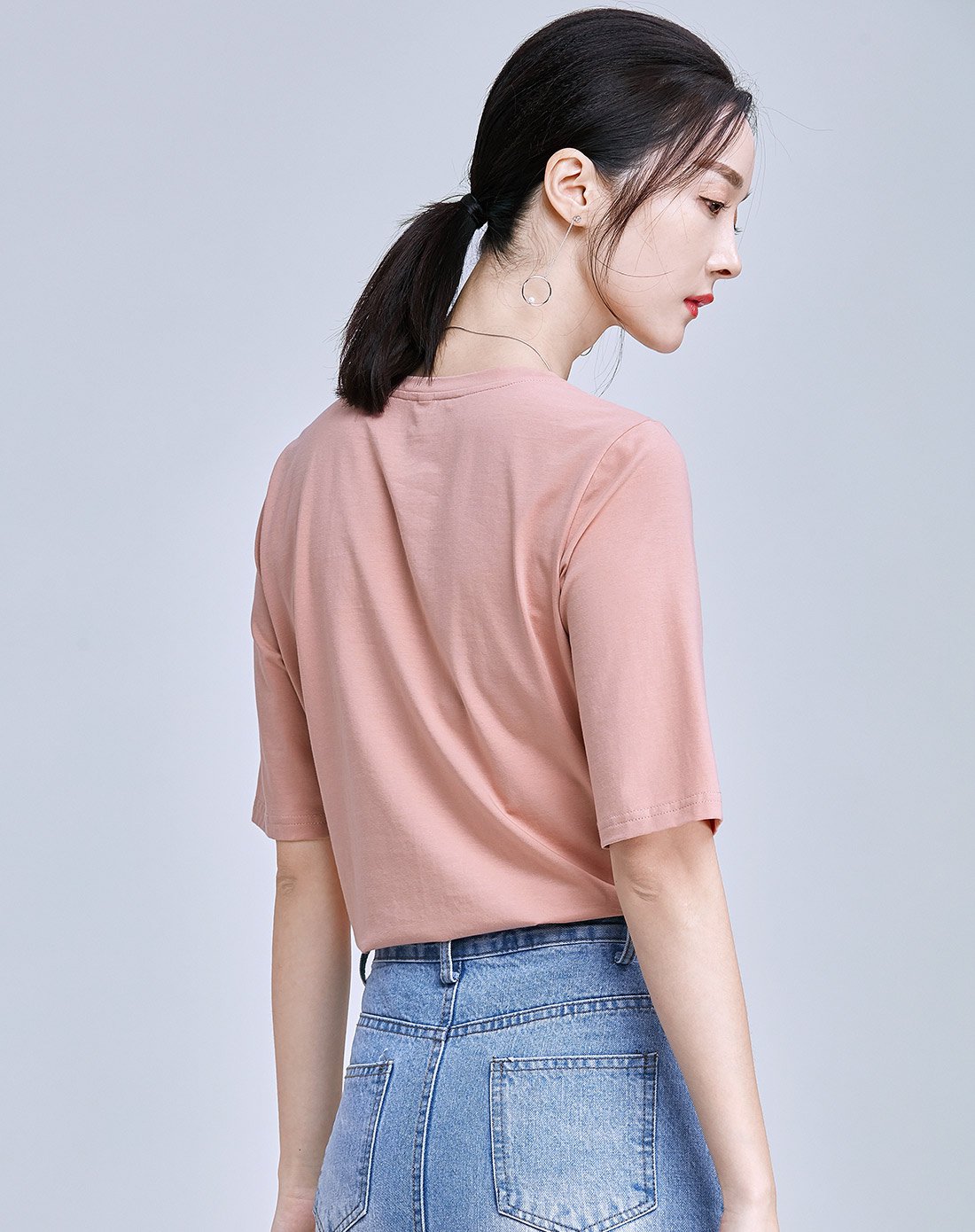 尚都比拉豆沙粉简单基础款休闲中袖字母印花t恤173t0516850r67_唯品会