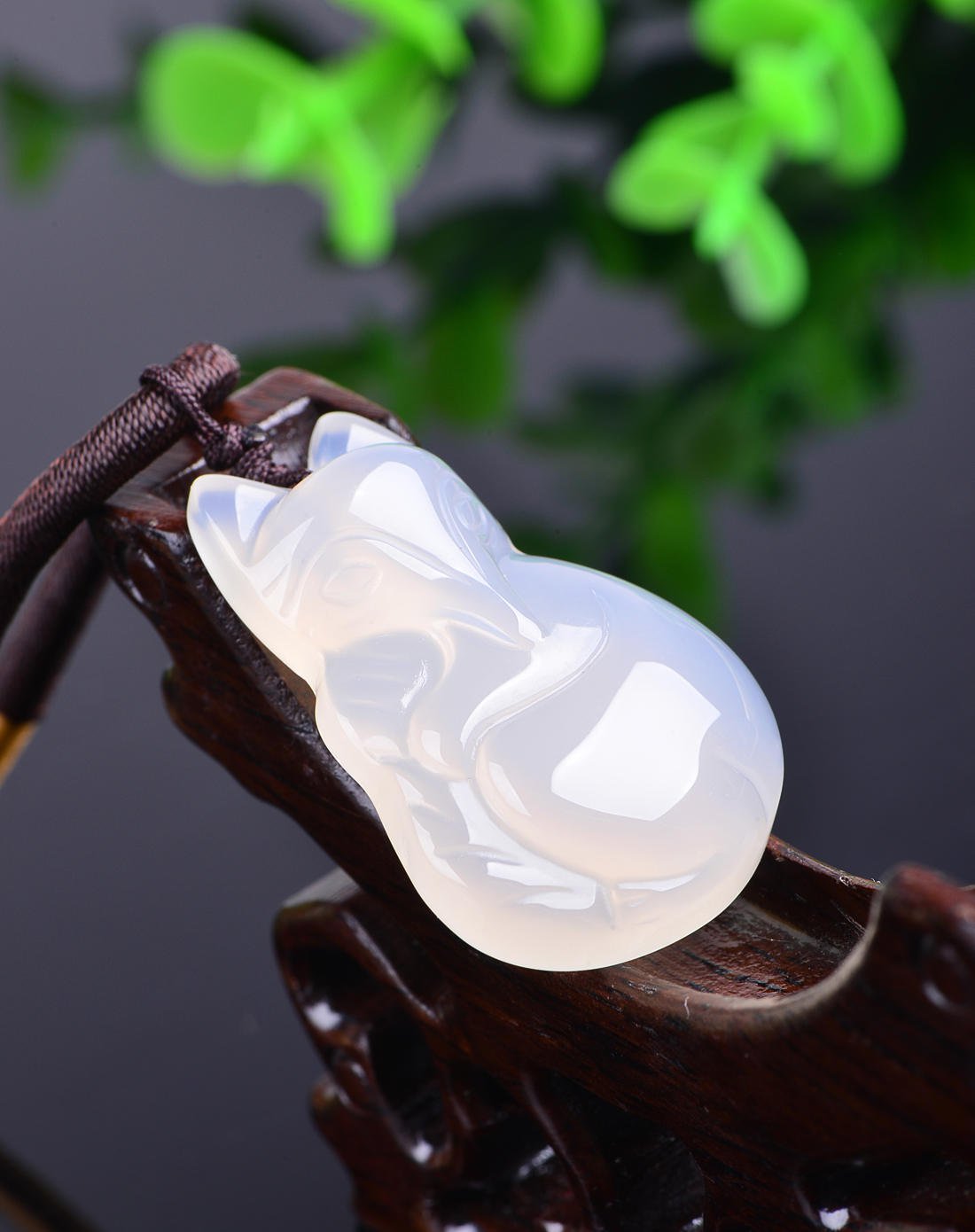 白玉髓狐狸时尚项链