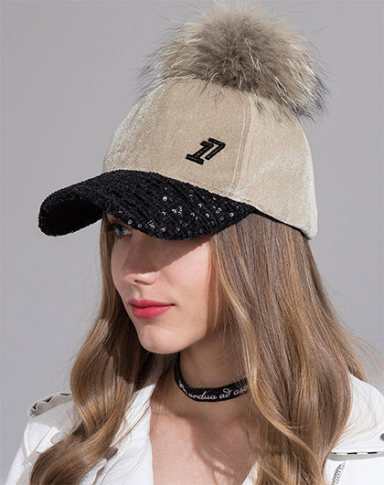 唯品新品 貉子毛球亮片帽檐丝绒棒球帽