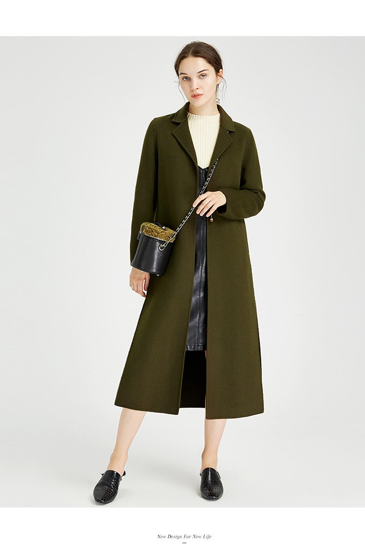 纯色开叉翻领双面呢大衣 适用季节: 冬 款式: 开衫 流行元素: 金属