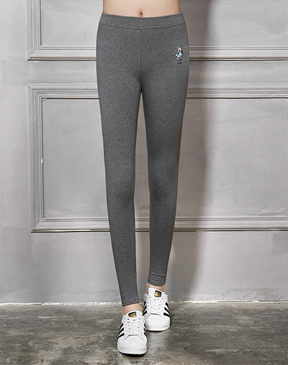 青春靓丽 女式针织健美裤 潮流绣花