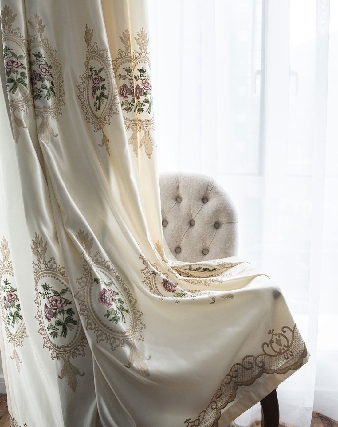 仿真丝绣花窗帘欧雅米白色260cmx260cm*2片挂钩款