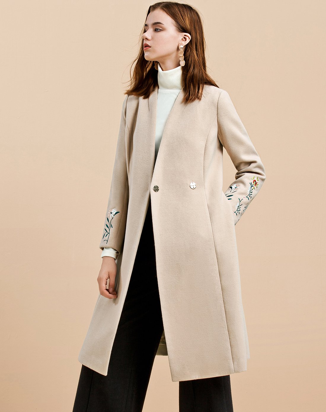 毛呢v领袖口定制绣花收腰伞摆x型长款大衣