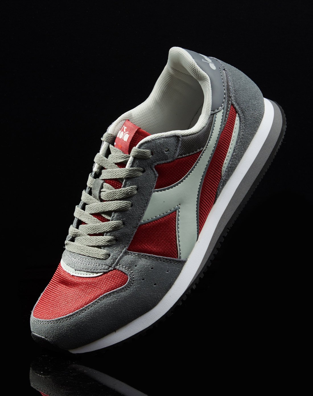 迪亚多纳diadora 耐磨平衡 男款灰色 红色复古跑鞋 跑步系列