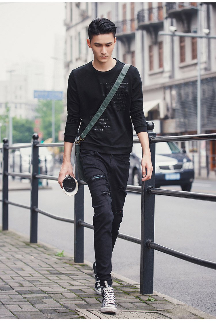 时尚立体字母图案舒适圆领简约男士卫衣