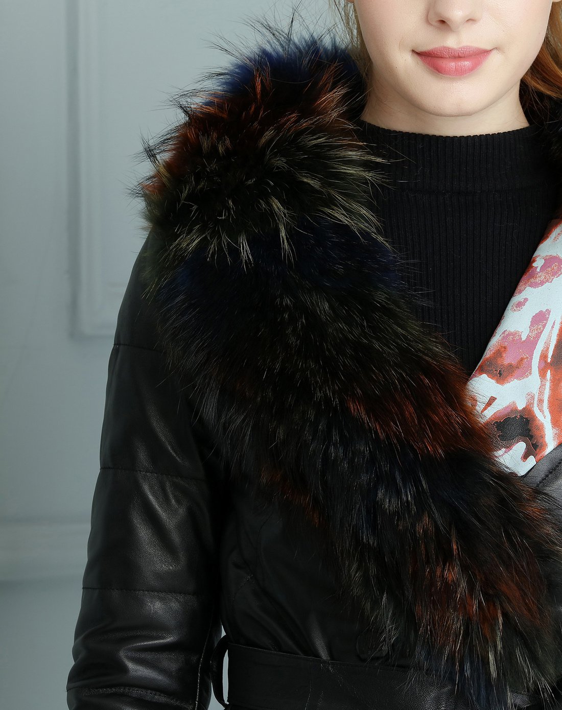 女款貉子毛领绵羊皮羽绒皮衣