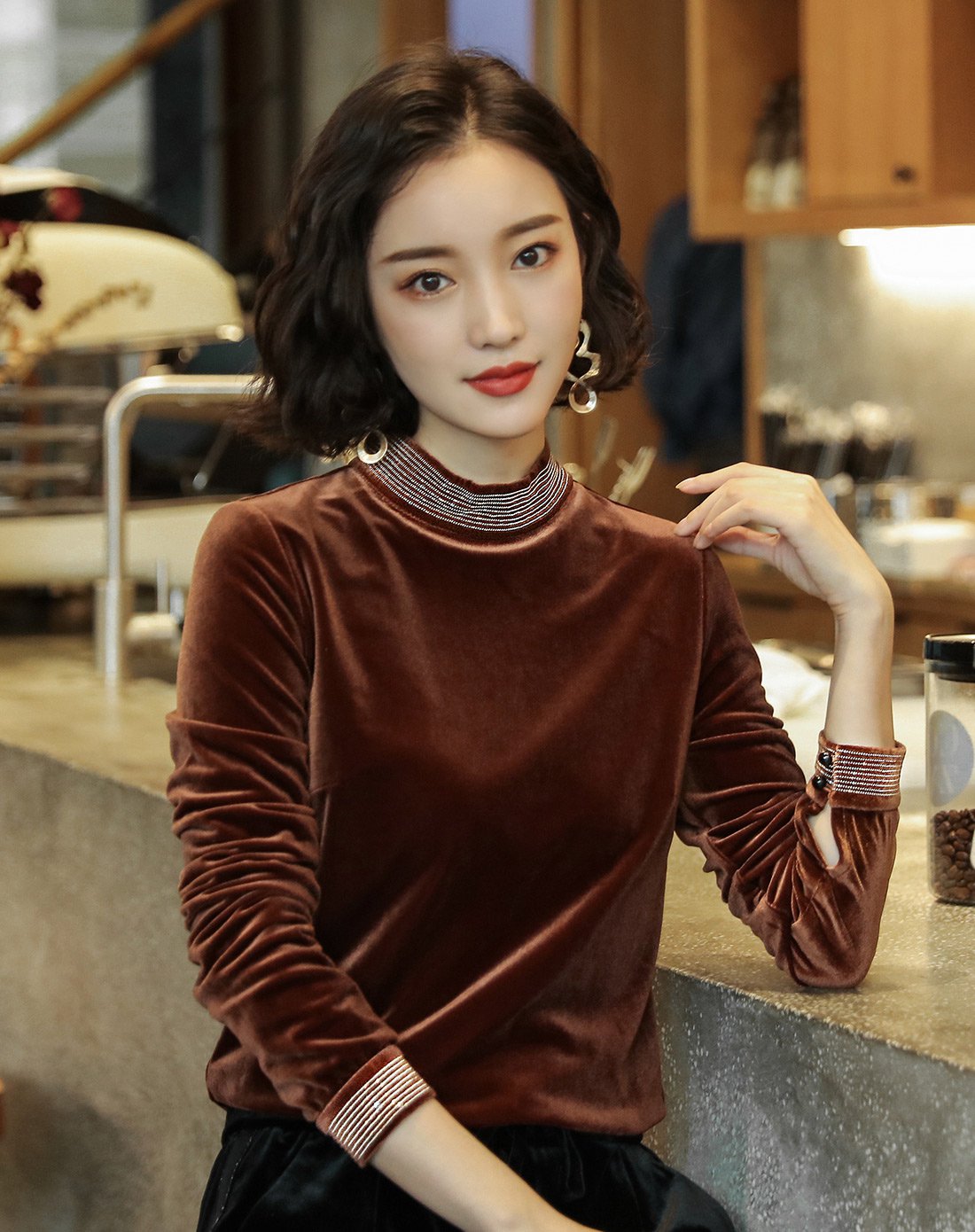 冬季加厚女款百搭打底衫领袖带珠金丝绒打底衫保暖显瘦简约上衣