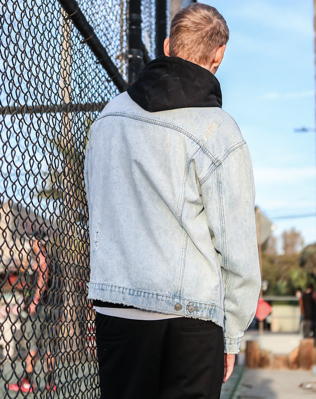 2018年春季新款高街潮男磨白牛仔外套