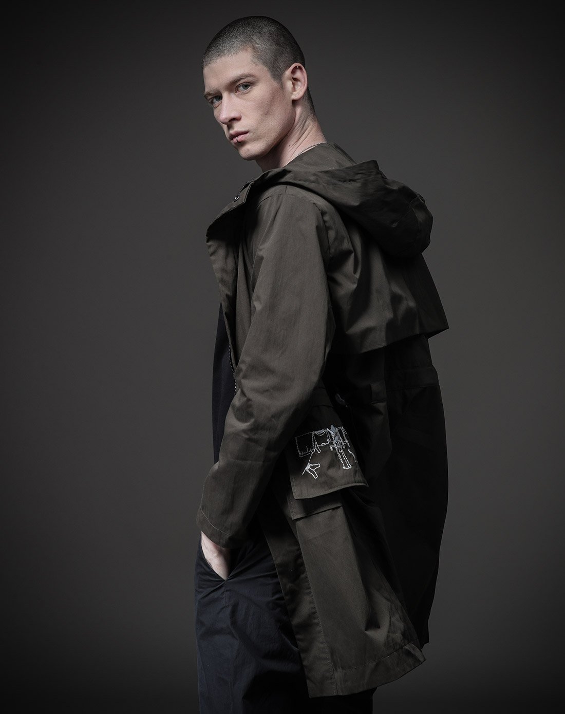 韩版帅气青年宽松连帽中长款风衣