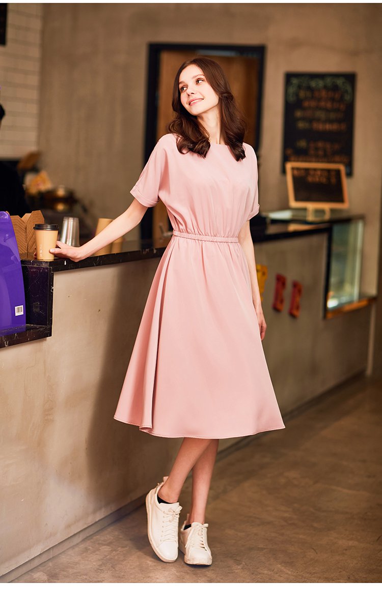 年新款一字领收腰素色连衣裙春夏装气质百搭经典款女款连衣裙女