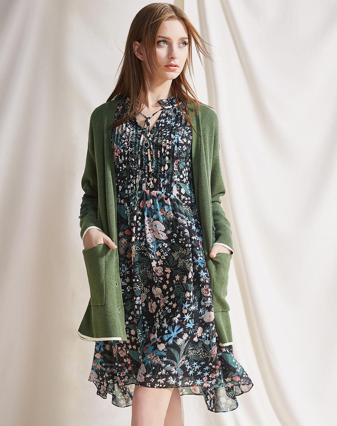 xg女装18年专柜同款专场【商场同款】xg雪歌 2018春季新款简约钉珠