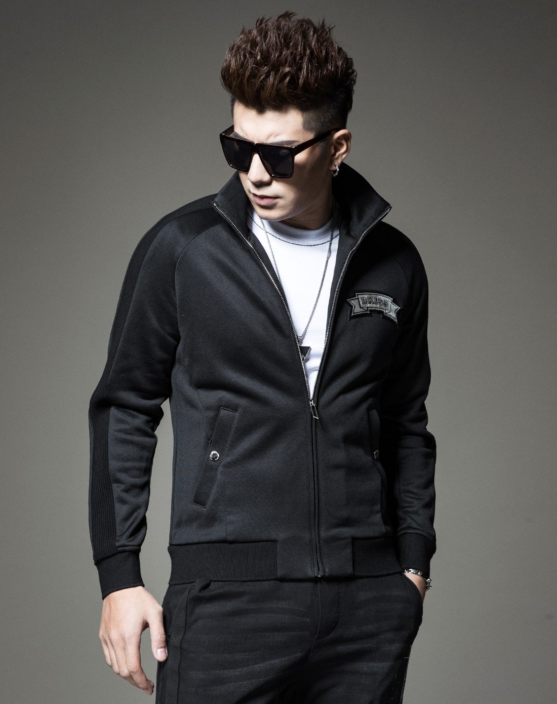 圣希梵2018春季新款男式拼接设计立领夹克外套