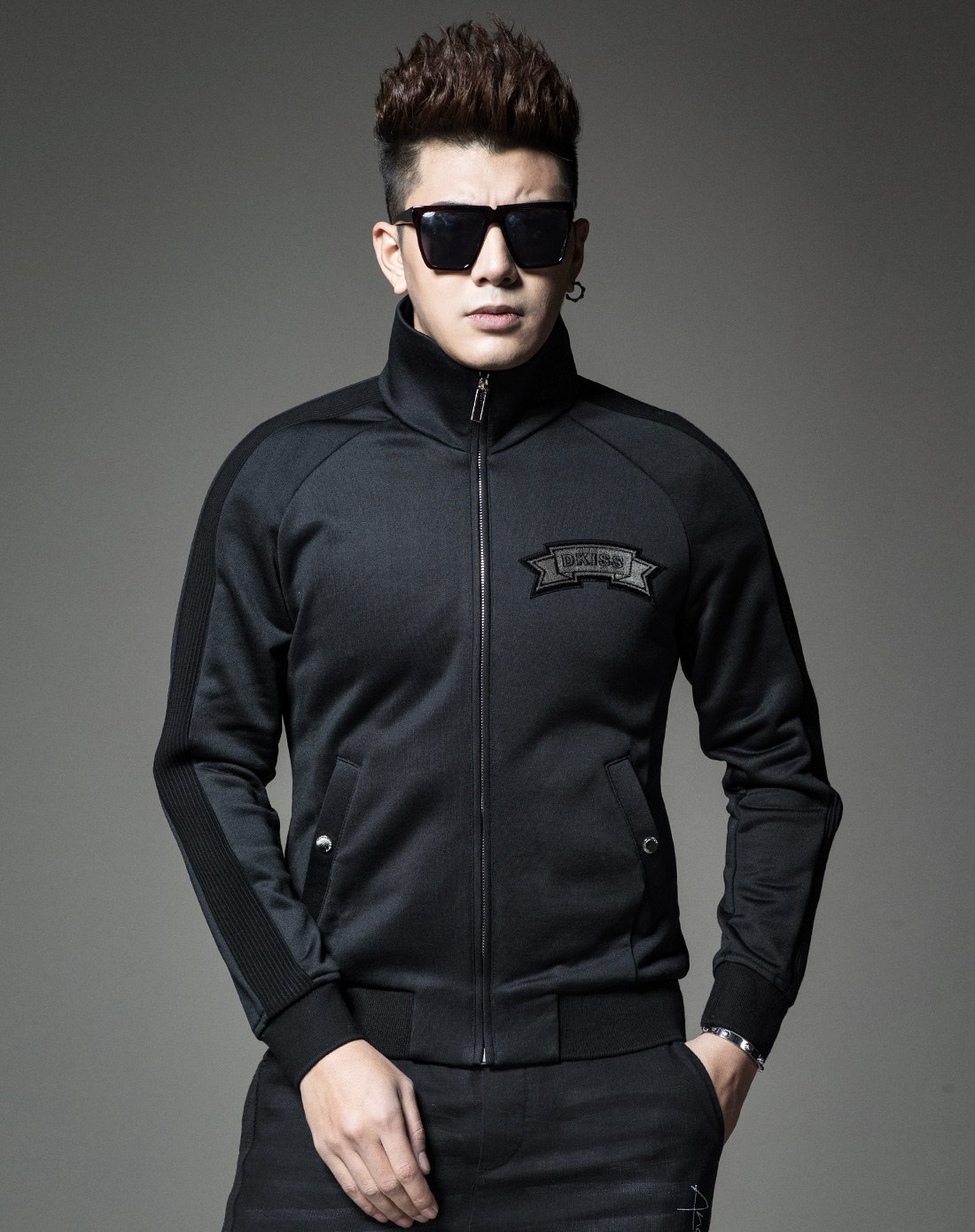 圣希梵2018春季新款男式拼接设计立领夹克外套