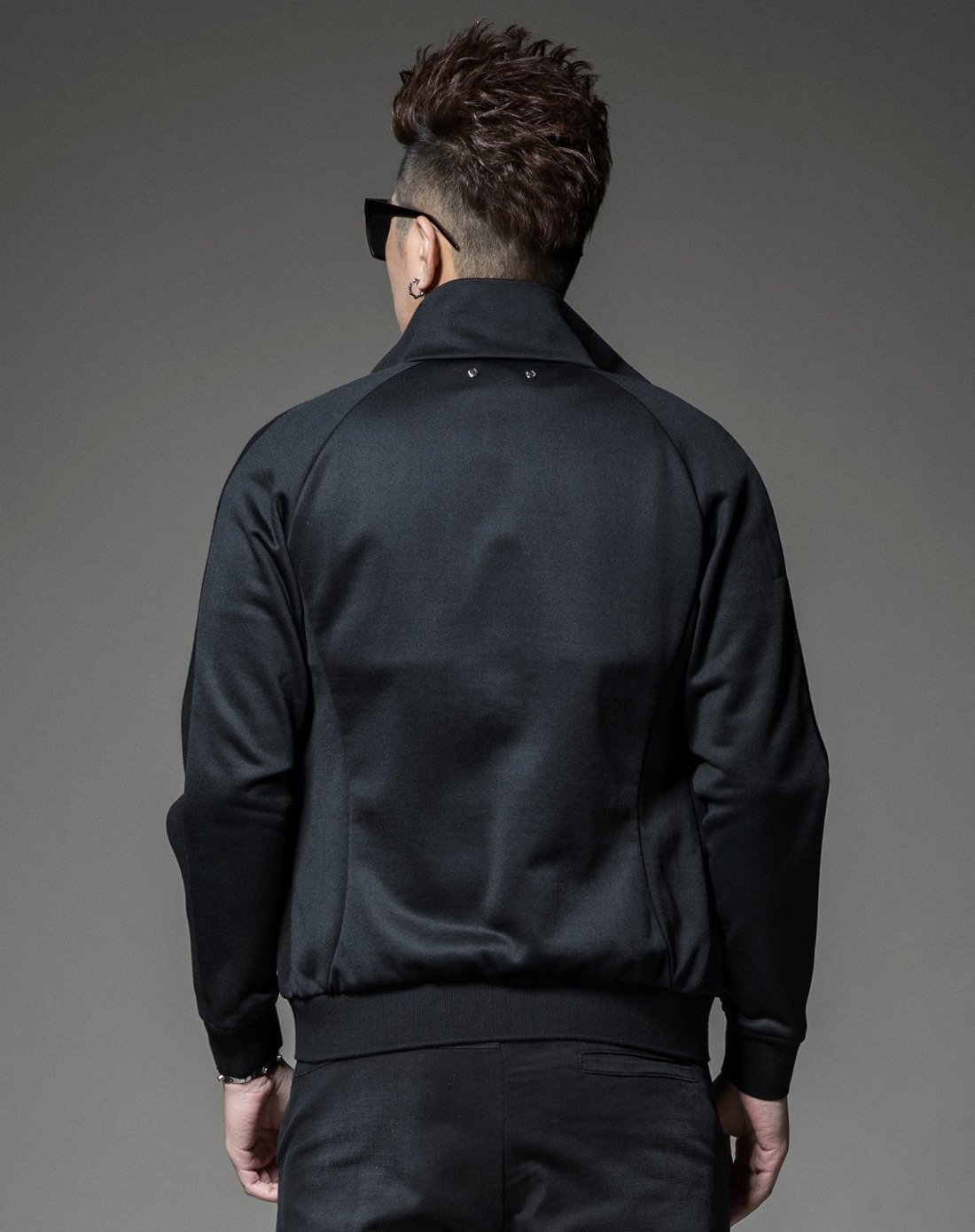 圣希梵2018春季新款男式拼接设计立领夹克外套